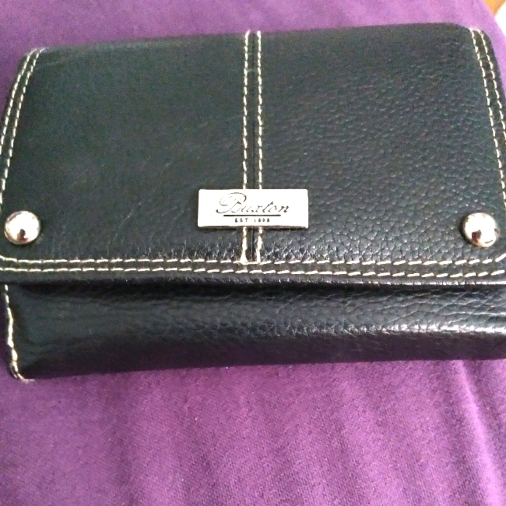 Leather wallet in black